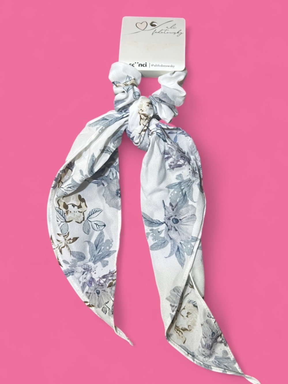 scunci Floral Tie Scrunchie Hair Scarf - White and Gray Floral